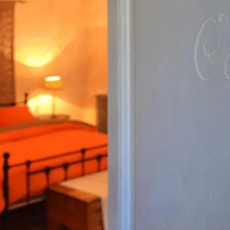 Le Petit Chou Hotel Entraigues (Puy-de-Dome)