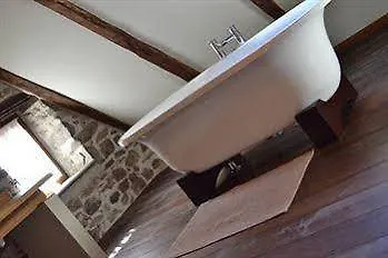 Le Petit Chou Hotel Entraigues (Puy-de-Dome)